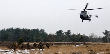 Hola a todos..... :saluting-soldier: 

  Vídeos y temas de las Fuerzas Especiales mundial.  
 
Holandés 20