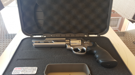 Muy buenas a todos!!!

Vendo este magnífico revolver casi sin uso ya que apenas tengo tiempo para dedicárselo 10