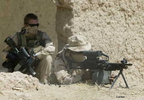 Hola a todos..... :saluting-soldier: 

  Vídeos y temas de las Fuerzas Especiales mundial.  
 
Holandés 42