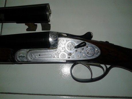 Se vende preciosa escopeta plana (paralela) con dos juegos de cañones. Marca LAURONA. Gama alta, lagrima, 02