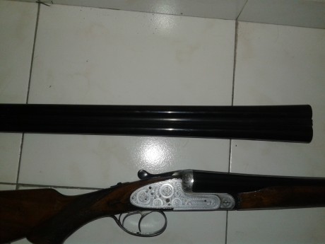 Se vende preciosa escopeta plana (paralela) con dos juegos de cañones. Marca LAURONA. Gama alta, lagrima, 30