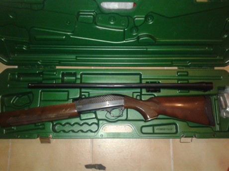 Vendo escopeta remington 105 cti. En buen estado y pocos tiros. Escopeta valida para tiradores diestros 02