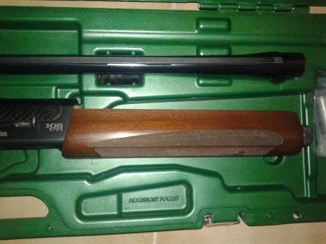 Vendo escopeta remington 105 cti. En buen estado y pocos tiros. Escopeta valida para tiradores diestros 01