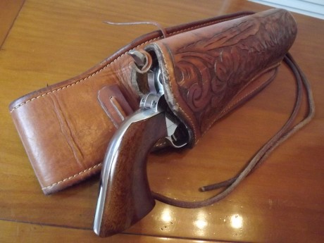 Vendo la funda Viking hecha a mano en Mejico de laqs fotografias, es valida para revolveres de 5-6", 00