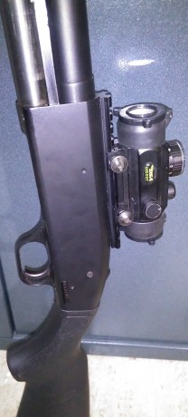 Se vende escopeta Mossberg, modelo 500 ATP, tubo para 7cartuchos, con guardamanos táctico, apoyo en ángulo 00