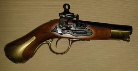 Buenas a todos. Hoy me han pedido que ponga a la venta algunas armas de un buen amigo que ya no esta.
Se 02
