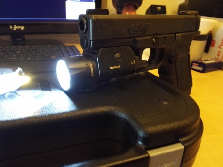 Vendo mi glock 17 gen4 guiada en octubre de 2015 y estrenada el 23 de diciembre de 2015 con solo una caja 00