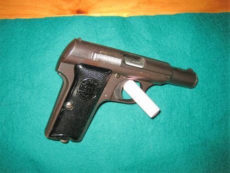 Se vende Astra 300 9mmC. Está en libro de coleccionista para mas información ver la pagina de militaría 00