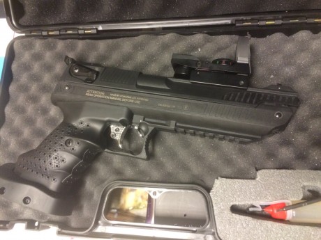 Vendo esta pistola comprada el 15/12/2015 en Armeria la Jungla como figura en el certificado
cal 4,5
3 12