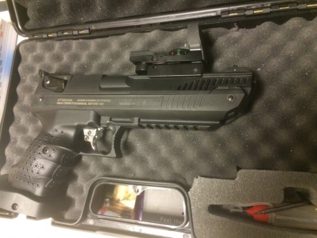Vendo esta pistola comprada el 15/12/2015 en Armeria la Jungla como figura en el certificado
cal 4,5
3 30