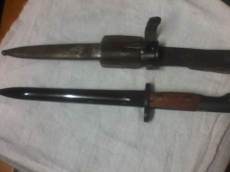 Necesitaria ayuda para saber de que modelos son estas bayonetas que poseo hace 20 años para poder venderlas. 22