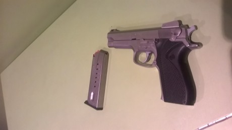 hola compañeros lo primero felices días a todos,quisiera vender mi arma para comprar otro capricho del 02