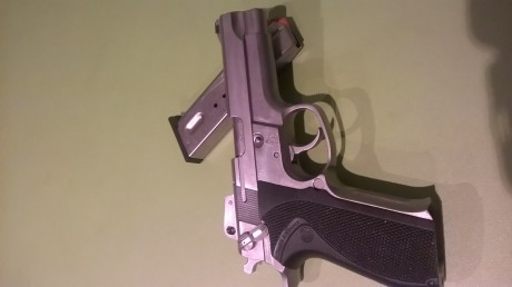 hola compañeros lo primero felices días a todos,quisiera vender mi arma para comprar otro capricho del 01