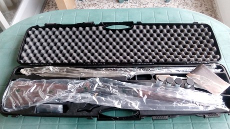 Un amigo que NO ES CAZADOR , compro esta Benelli Bemonte II NUEVA , no ha salido de caza , la probo en 01
