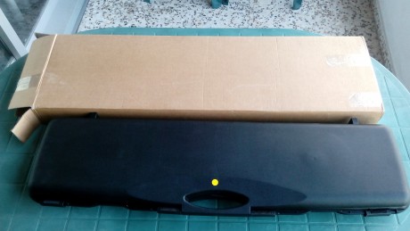 Un amigo que NO ES CAZADOR , compro esta Benelli Bemonte II NUEVA , no ha salido de caza , la probo en 00