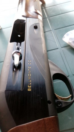 Un amigo que NO ES CAZADOR , compro esta Benelli Bemonte II NUEVA , no ha salido de caza , la probo en 20
