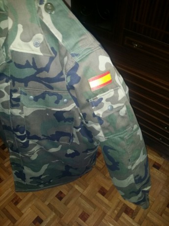 Hola a todosss, pues haciendo limpieza de armario ha aparecido este uniforme. Es el de invierno, acolchado, 01