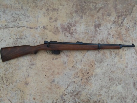 Vendo carabina DESTROYER en calibre 9 Para. con señales de uso. en perfecto funcionamiento, estriado brillante. 02