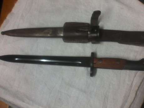 VENDO BAYONETAS AK 47 Y MAUSER YUGOSLAVO  (ESTAN EN VALENCIA)
AMBAS EN MUY BUEN ESTADO DE COSERVACION, 02