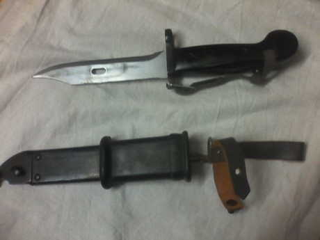 VENDO BAYONETAS AK 47 Y MAUSER YUGOSLAVO  (ESTAN EN VALENCIA)
AMBAS EN MUY BUEN ESTADO DE COSERVACION, 00