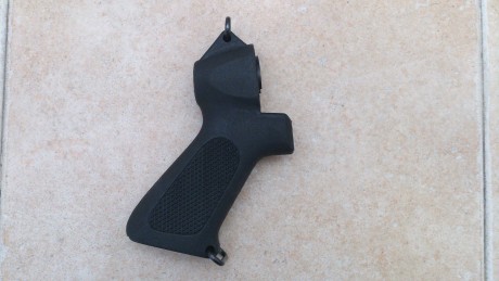 Hola, vendo pistol grip valido para las escopetas Maverick 88 y Mossberg mod. 500/590 de la marca Choate 00