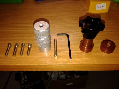 vendo rectificador de puntas calibre 22 lr  con adaptador ha prensa con cuatro formas punta normal punta 02
