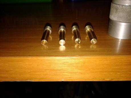 vendo rectificador de puntas calibre 22 lr  con adaptador ha prensa con cuatro formas punta normal punta 01