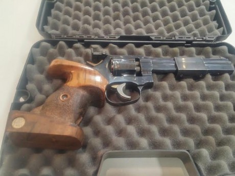 Buenos dias y buen año.

Liquido el armero. Todas las armas que ofrezco estan en perfecto estado de funcionamiento.
Las 01