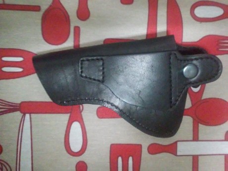 hola busco funda de revolver 2 pugadas de cuero para portar arma de paisano, un saludo 31