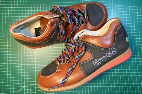 Zapatillas de tiro Magnum del nº 41, sin apenas uso. 30 Euros envío incluido a la Península. 01