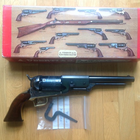 Pongo a la venta mi Colt Walker Uberti cal 44, esta nuevo a estrenar, ni un solo disparo, el único pequeño 10