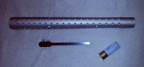   Vendo Protector de Calor (Heat Shield) para Mossberg 500/590 acabado "marinecote".
Con tornillos 01