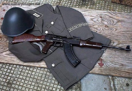 He aqui un repaso gráfico de todas las versiones conocidas del universal Automat Kalashnikova modelo 1947 10