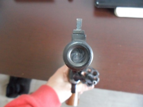 Pues pongo en venta un revólver marca LLAMA modelo COMANCHE III del calibre 357 Magnum de 6" de cañón. 10