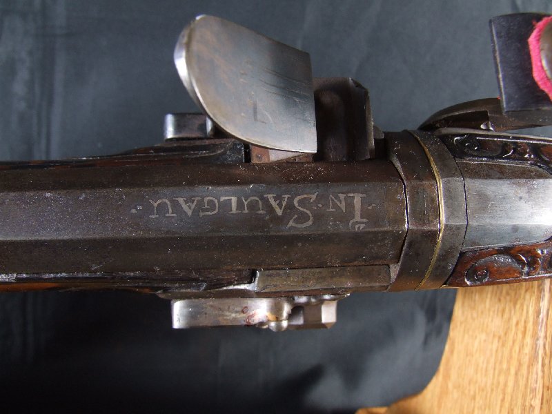 Hola, voy a intentar poner unas fotos de este arma que he encontrado mirando por la web. Es un rifle rapido 82