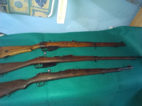 en venta tres fusiles historicos de un amigo, compañero:
ENFIELD MK4 CAL .303: 250 € buen estado
CARCANO 02