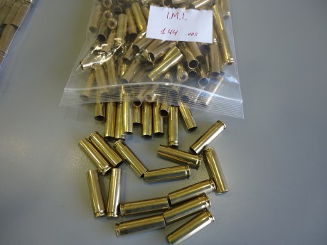 Vendo dos lotes de vainas del calibre .30 Carbine.
Todas han tenido un solo uso.

Lote de 140 vainas de 01