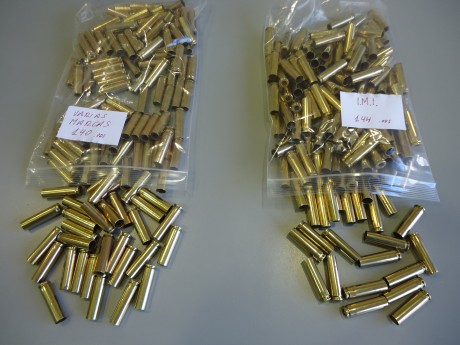 Vendo dos lotes de vainas del calibre .30 Carbine.
Todas han tenido un solo uso.

Lote de 140 vainas de 00