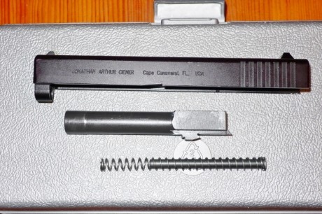 RESERVADA mi  Glock 19 , del 9 mm Pb, con  4 cargadores , junto con un  kit del 22 , de la marca  Arthur 00
