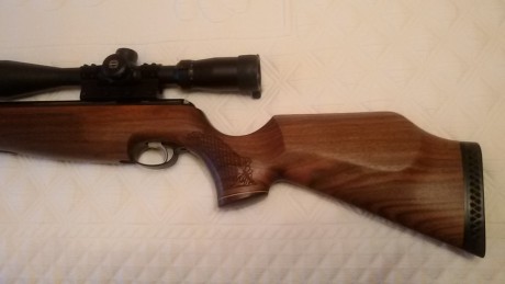 Vendo TX 200 Hunter  carbine nogal  en 4,5  estado 9, 9 sobre 10 precio  450 €+ envio  envío fotos por 10
