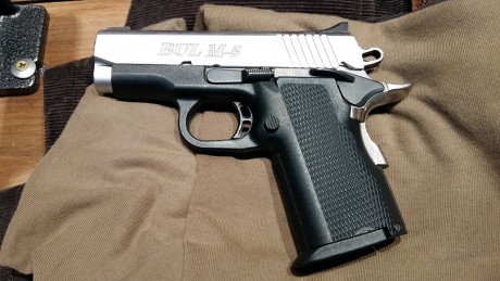 Mi amigo Juan me pide que le anuncie la venta de esta pistola Bull, calibre 9mm, de fabricación israelí.
La 02