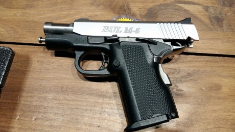 Mi amigo Juan me pide que le anuncie la venta de esta pistola Bull, calibre 9mm, de fabricación israelí.
La 00