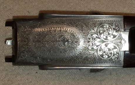 Vendo escopeta paralela Ego C/20-76. *** y *
Maderas preciosas y veteadas.
Detalles en los acabados. Culata 01
