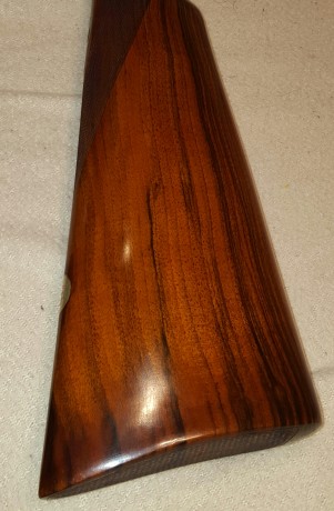 Vendo escopeta paralela Ego C/20-76. *** y *
Maderas preciosas y veteadas.
Detalles en los acabados. Culata 20
