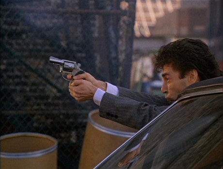 Compañeros,

En vista de las ganas de algunos (Elcafe, Wilcow, Vrakk, etc) por adivinar armas de películas 10