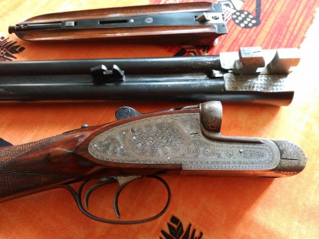 Grulla calibre 16, modelo 210E del año 1.956 .
 Expulsora, salida de gases, ajuste y maderas perfectas. 01