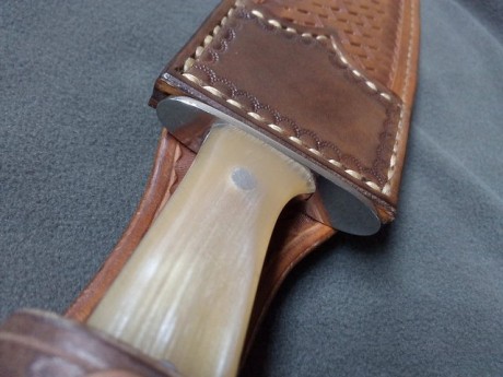 Un cuchillo, aunque no muy visto, de todos conocido, es el Macho Riojano.
Un cuchillo que se usaba tanto 60
