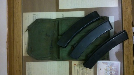 Hola a todos,
Vendo unos sets de portacargadores junto con sus cargadores correspondientes para el arma 01