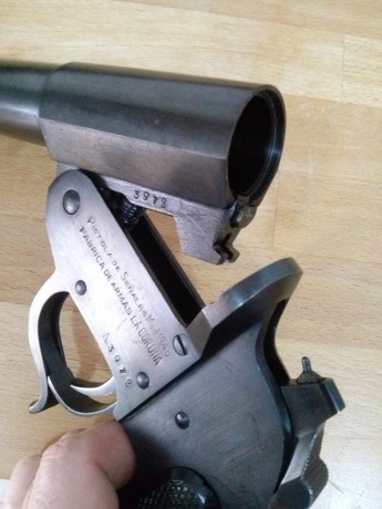 Vendo pistola de señales (o lanzabengalas, como se quiera decir) modelo Coruña, que fue reglamentaria 01
