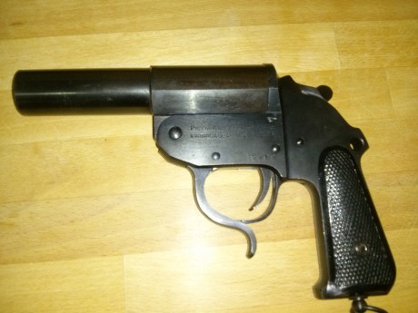 Vendo pistola de señales (o lanzabengalas, como se quiera decir) modelo Coruña, que fue reglamentaria 00